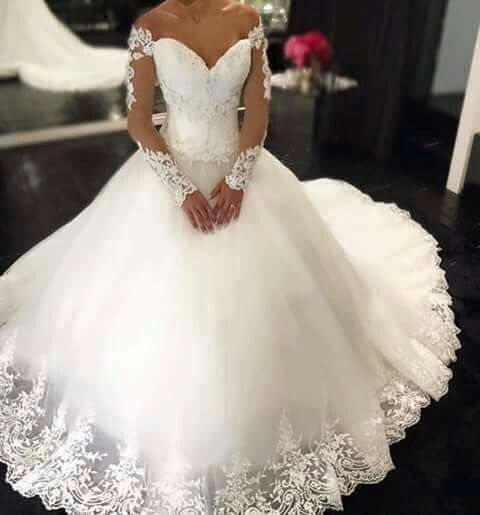 Shoulder Hugging Wedding Dress